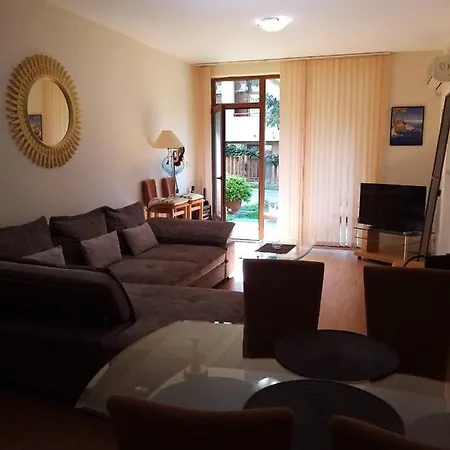 Liliya Apartment *